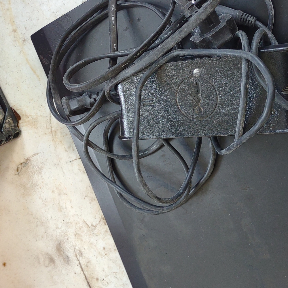 Laptop - Picture 3 of 4